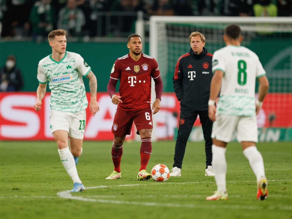 孔帕尼：绝不轻敌门兴，穆勒安联球场表现是关键